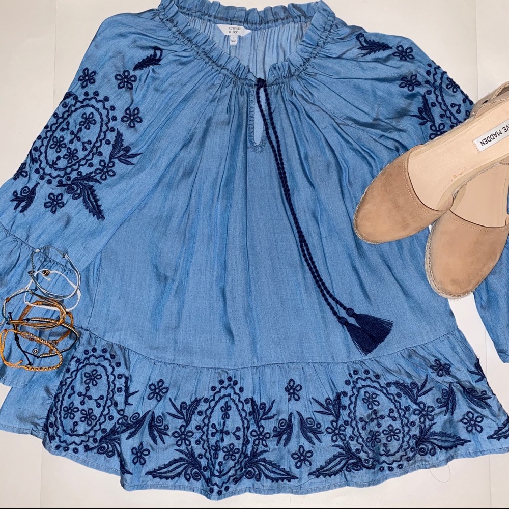 NWOT Crown and Ivy Denim Blouse